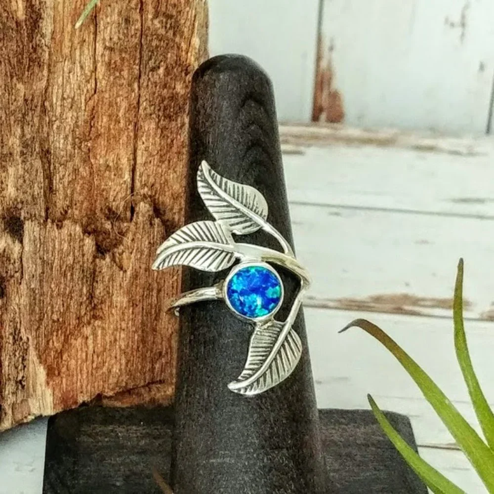 Artist Designed Sterling & Opal Ring - Picture 4 of 4